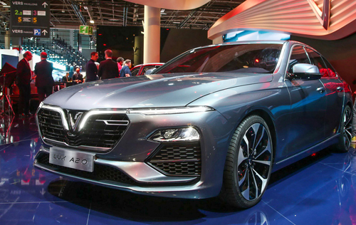 VinFast Lux A2.0 tại Paris Motor Show.